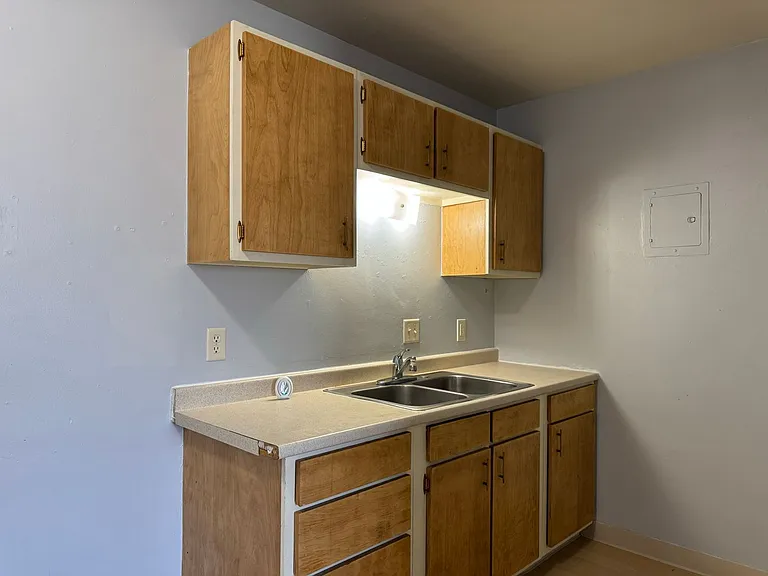 College Park Apartments — Photo 25