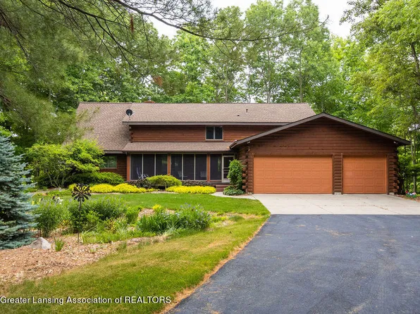 1048 Cherry Valle Ln, Williamston, MI 48895