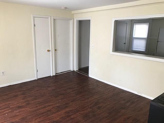 2nd image of 12 Mount Vernon St