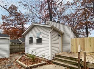1405 Redwing Rd, Valparaiso, IN 46383