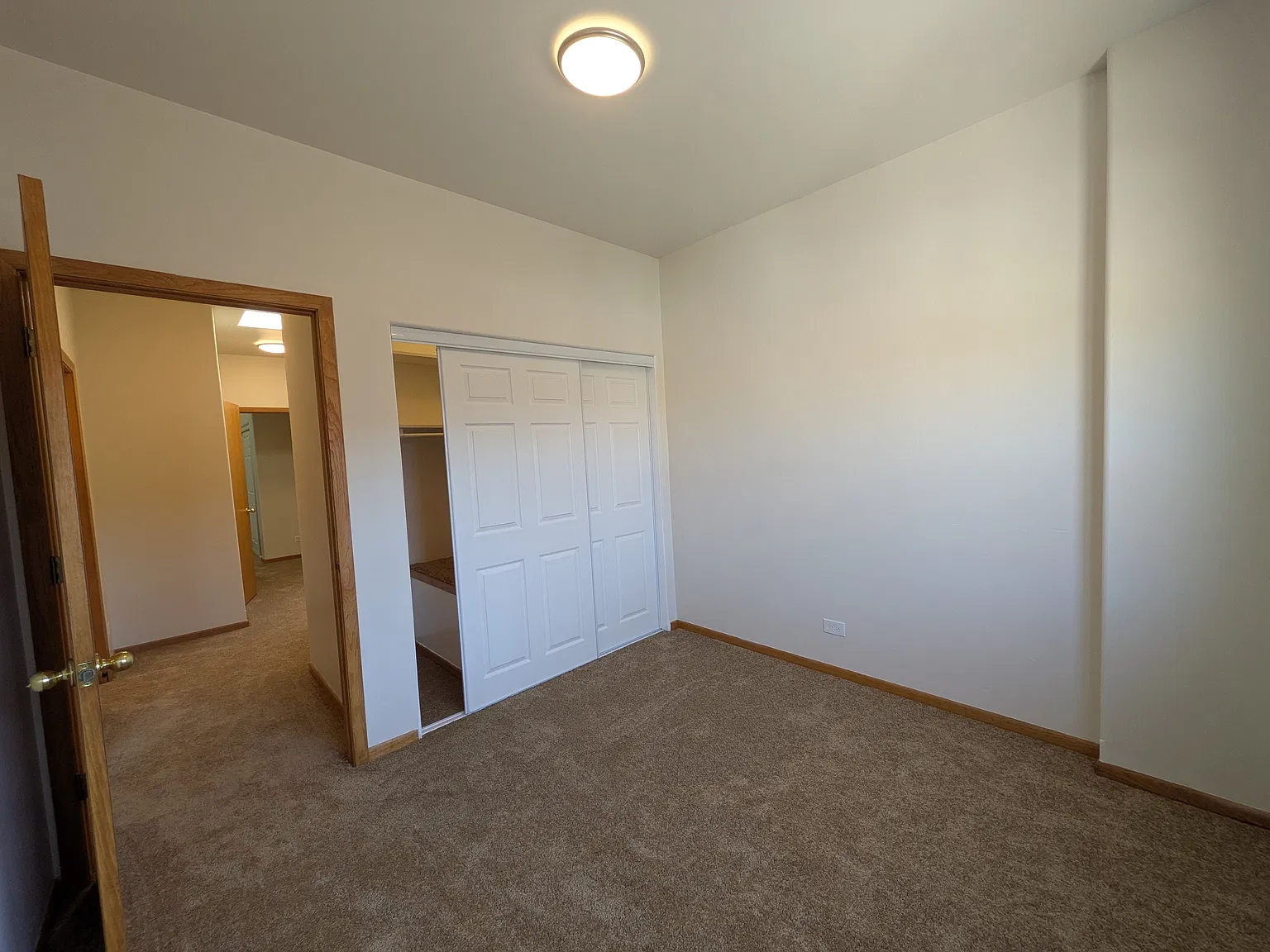 3 bed, 2.5 bath, 2000 sqft, $3,700 — Photo 4