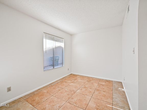 3rd image of 2602 W Winchcomb Dr