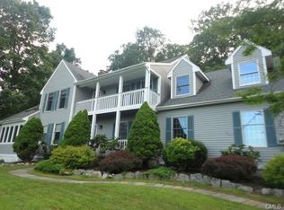 26 Palestine Rd, Newtown, CT 06470