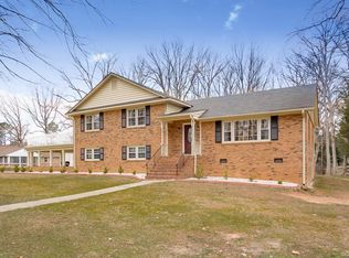 9950 Trebeck Rd, North Chesterfield, VA 23236