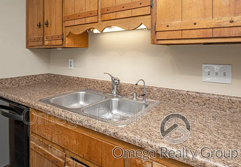 5827 Darien Dr — Photo 31