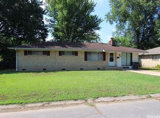 405 Angus St, Conway, AR 72032