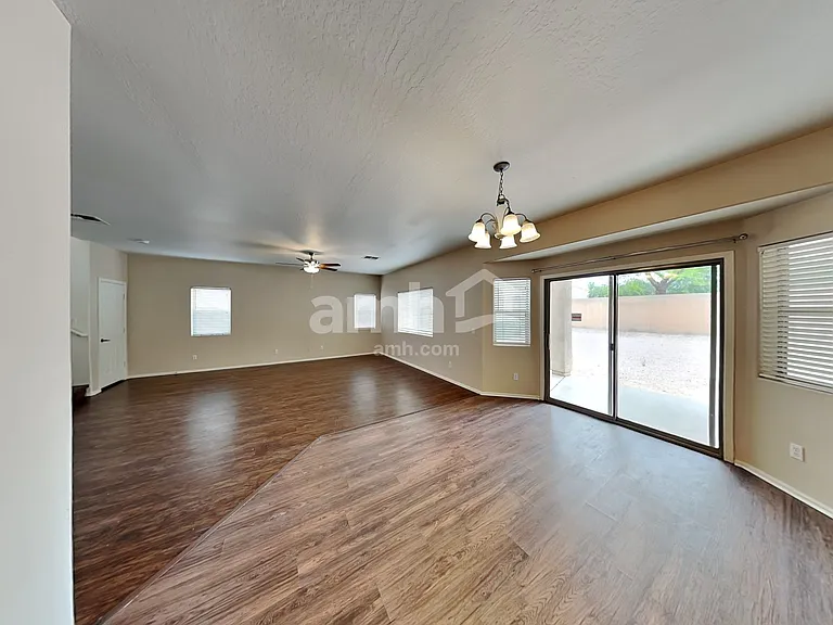1509 S 123rd Dr — Photo 5