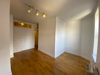 Rented by Rennit Inc.