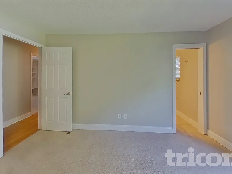 554 Peregrine Ct — Photo 7