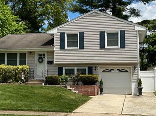 20 Fleetwood Dr, Hamilton, NJ 08690