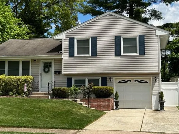 20 Fleetwood Dr, Hamilton, NJ 08690