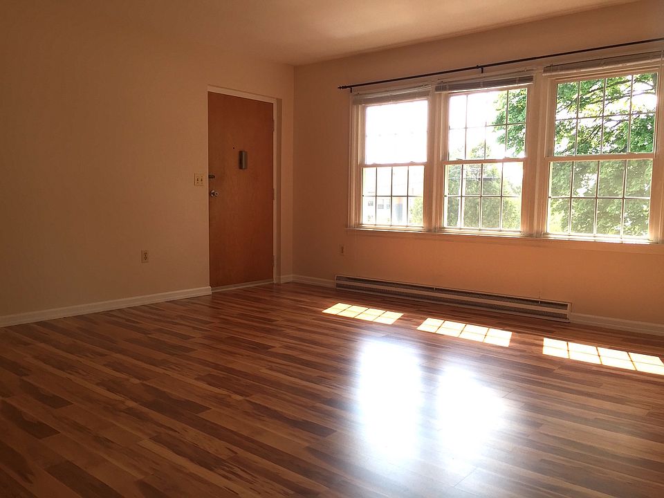 2nd image of 473 S Prospect St #3