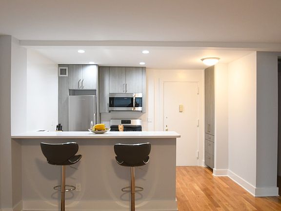 3rd image of 345 Main St APT 3H