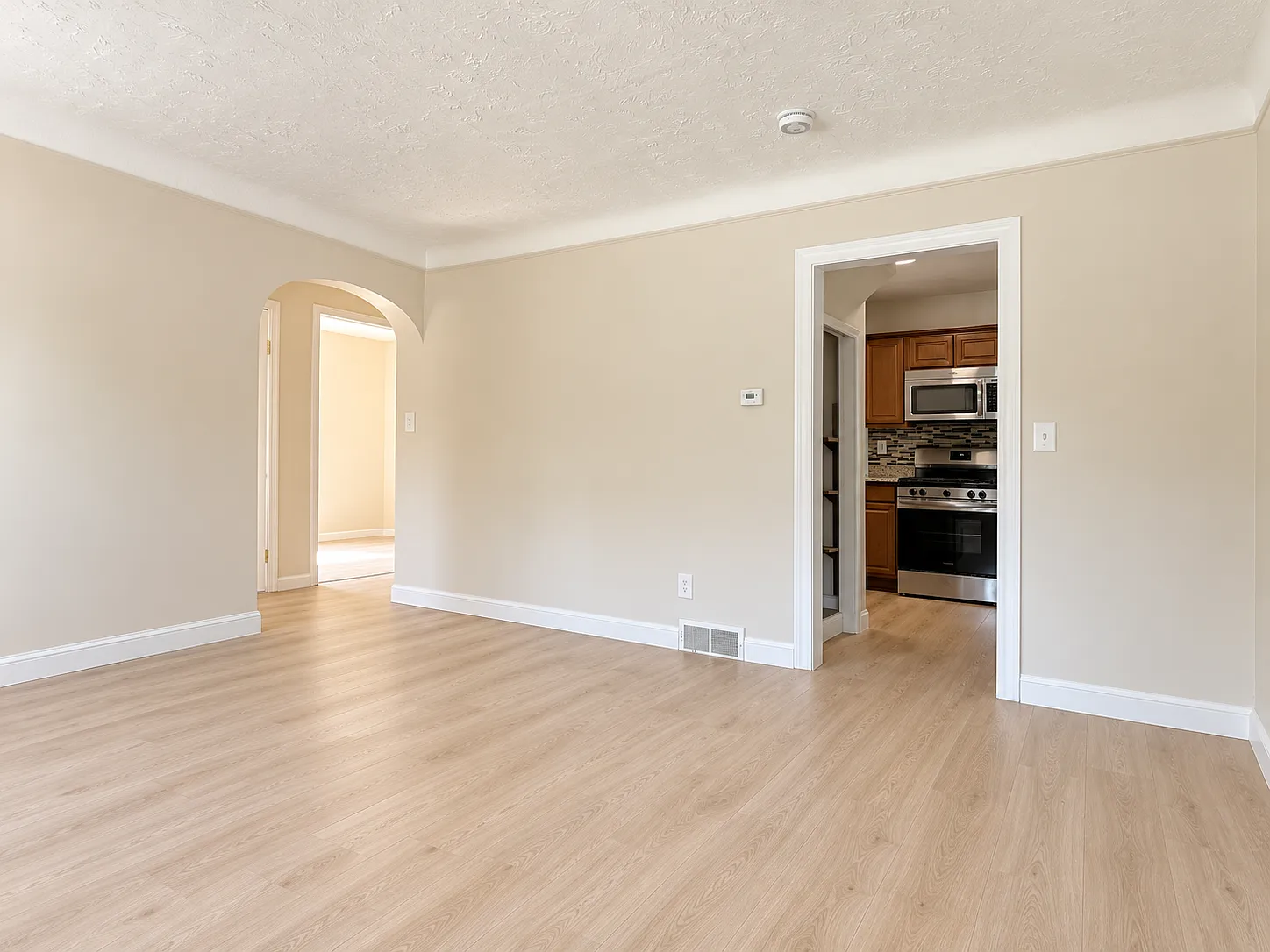 Renovated 3-Bedroom Livonia Home with Fenced Yard & Garage — Photo 2
