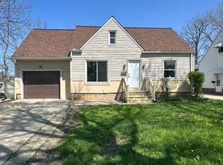 20605 Hansen Rd, Maple Heights, OH 44137