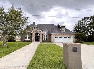 725 Joshua Cir, Orange, TX 77630