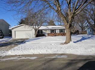 1905 Stratford Ct, Champaign, IL