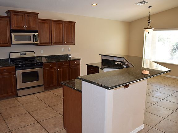 5th image of 5925 W Poinsettia Dr