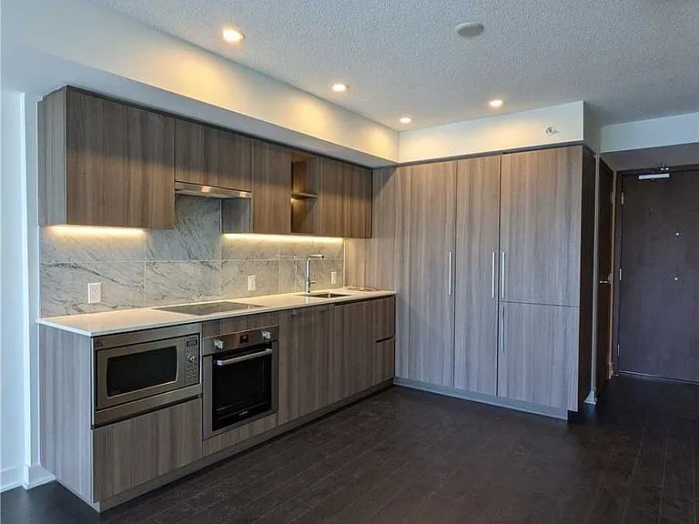 19 Bathurst St #4107 — Photo 2