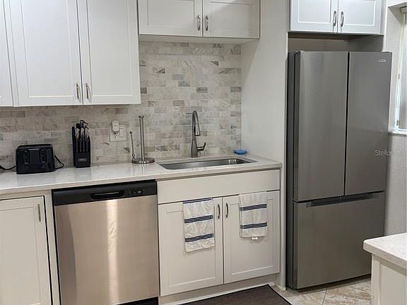 4th image of 845 S GULFVIEW BOULEVARD #110