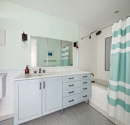 Bathroom, photo 2