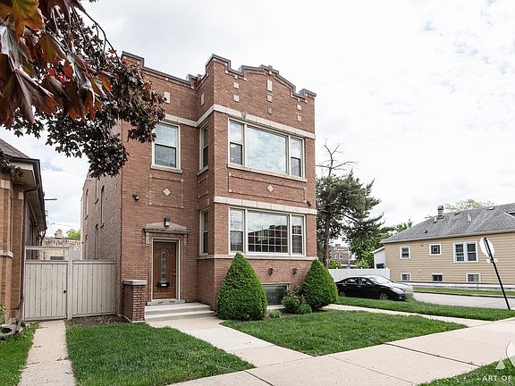 2nd image of 3301 N Kilbourn Ave