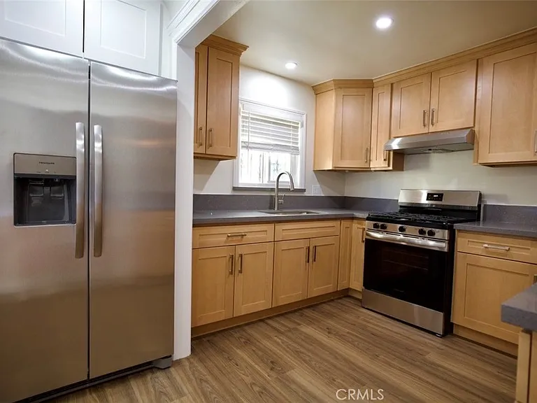 7675 California Ave — Photo 2