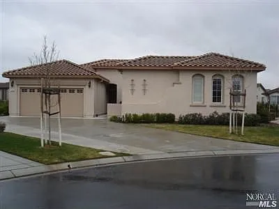 110 Riverside Dr photo 1