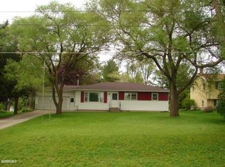 1840 W Fairview Rd, Freeport, IL 61032