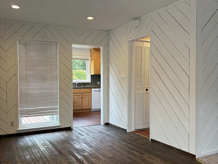 482 Nottingham Way — Photo 7