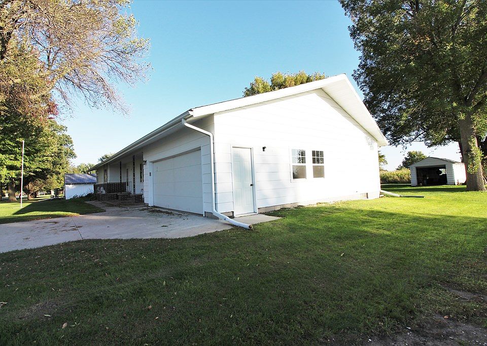 735 Main St, Farnhamville, IA 50538 Zillow