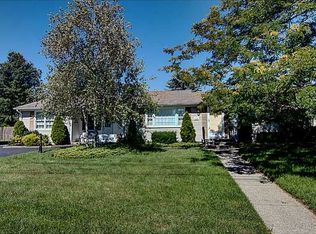 139 Imperial Dr, Warwick, RI 02886