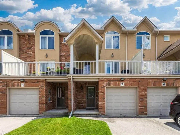 1253 Silvan Forest Dr #7, Burlington, ON L7M 0B7