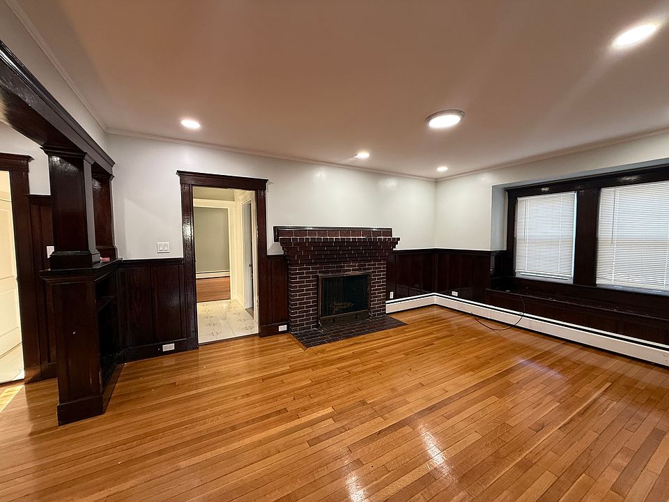 1st image of 17 Cummings Ave