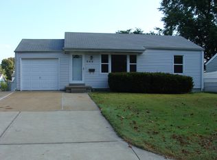 949 Loekes Dr, Florissant, MO 63031