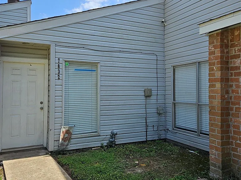 7832 Green Lawn Dr #7832 — Photo 1