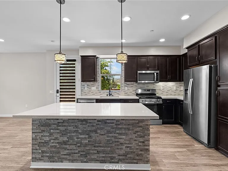 105 Red Brick Dr — Photo 2