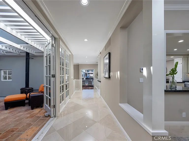 736 Harbor Island Dr — Photo 4