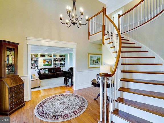 3rd image of 386 Old Morris Rd