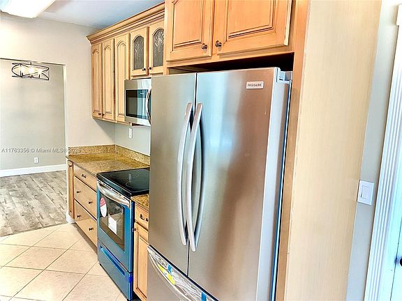 3rd image of 11000 NW 20th Ct