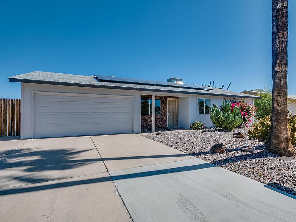 1st image of 4014 E Campo Bello Dr
