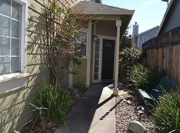 2nd image of 1542 Squaw Valley Dr