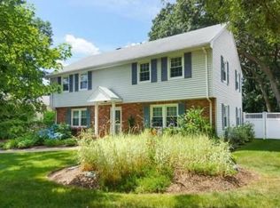 4 Adams Cir, Woburn, MA 01801