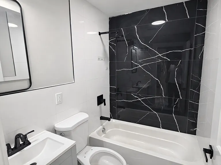 494 S 18th St #3 — Photo 4