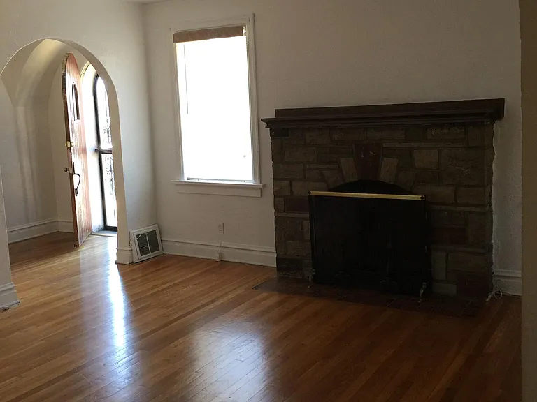 8726 Riverview Blvd — Photo 5
