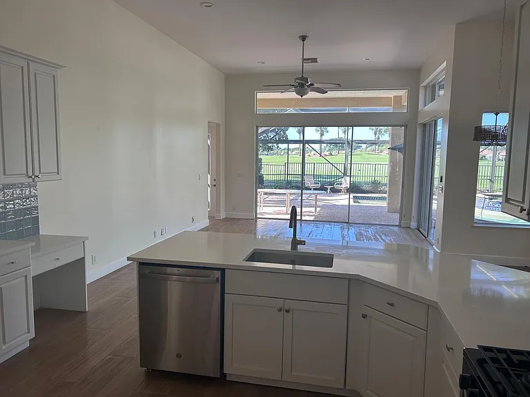 8992 Lakes Blvd — Photo 36