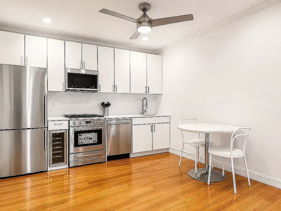 1875 Lexington Ave #5C