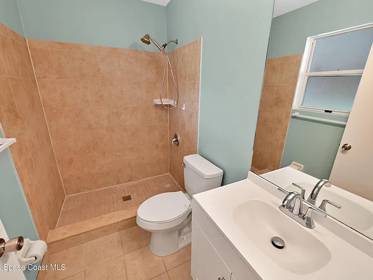 400 Calabria Ave SE — Photo 28