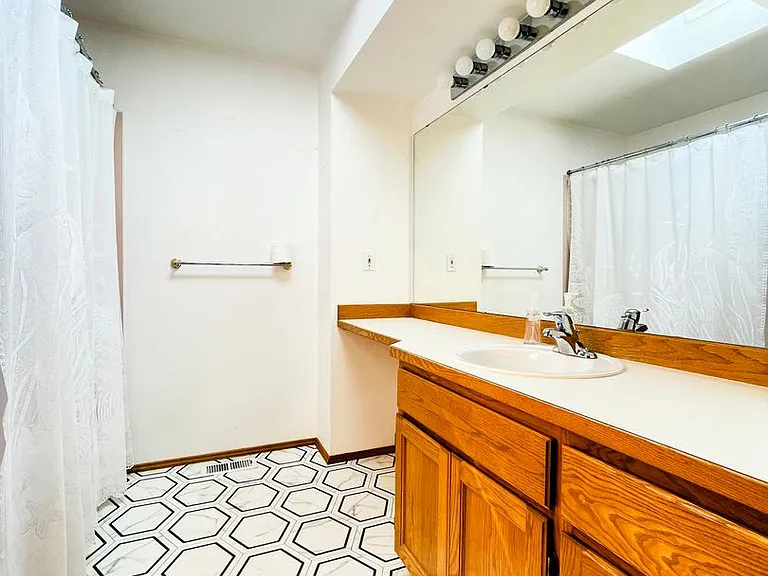 3022 Russell Way #B — Photo 13