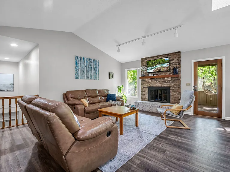 140 Ridgeview Dr — Photo 8
